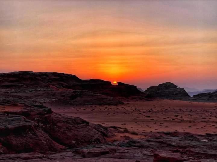Wadi Rum Travel Camp Екстериор снимка
